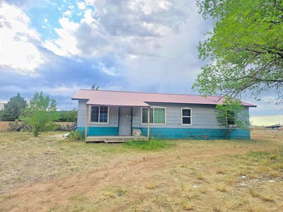 /international/us/13-gonzales-rd-questa-nm-110100633468/