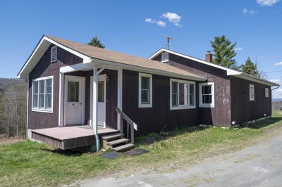/international/us/246-gray-road-plainfield-vt-110107729690/