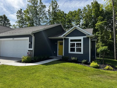 /international/us/116-creek-drive-hart-mi-110108539649/