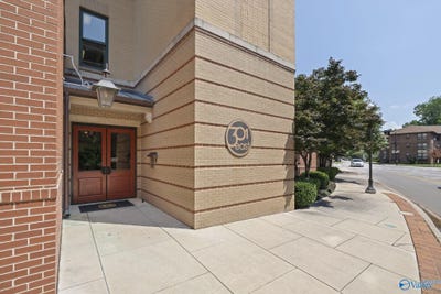 /international/us/301-ne-holmes-avenue-huntsville-al-110100589567/