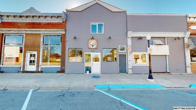/international/us/129-w-main-rockford-ia-110103031162/