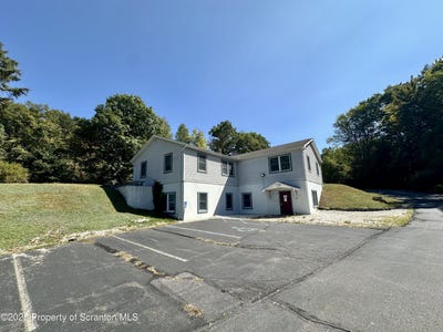 /international/us/70-hollowcrest-road-tunkhannock-pa-110102425274/