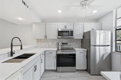 /international/us/1717-whitehall-drive-davie-fl-110106457244/
