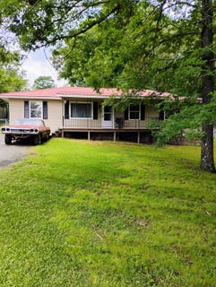 /international/us/410-barry-st-fort-payne-al-110099392278/