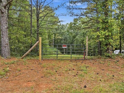 /international/us/776-tanners-bridge-circle-bethlehem-ga-110120103825/