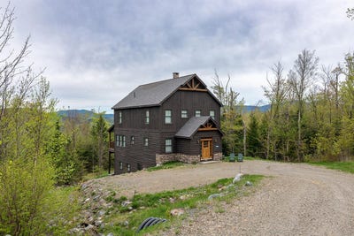 /international/us/6005-sandy-river-circle-carrabassett-valley-me-110108358244/