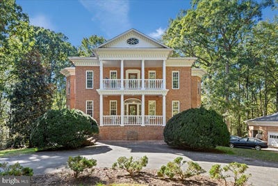 /international/us/7632-kincheloe-rd-clifton-va-110120452763/