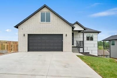 /international/us/2113-n-26th-street-ozark-mo-110099905183/