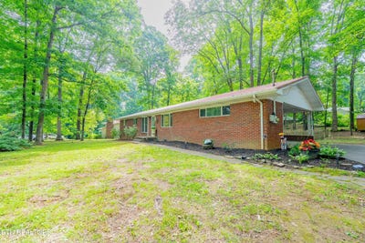 /international/us/104-piedmont-circle-maryville-tn-110108568160/