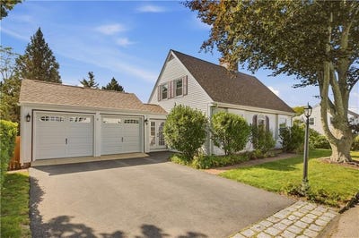 /international/us/8-fort-hill-road-bristol-ri-110119958292/