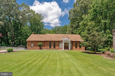 /international/us/8652-tuttle-road-springfield-va-110100395980/