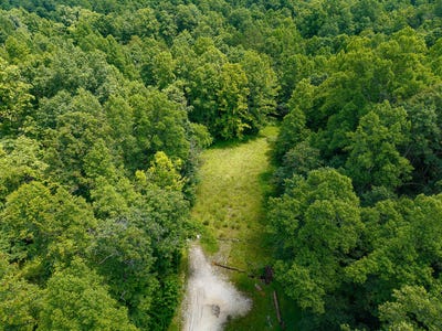 /international/us/16-coal-camp-road-hitchins-ky-110099442287/