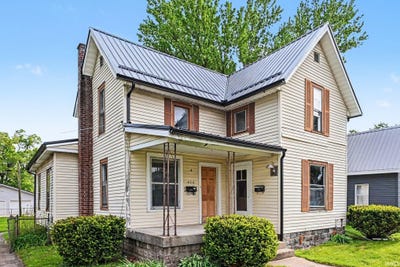 /international/us/456-e-walnut-street-nappanee-in-110107940206/