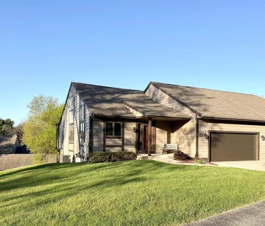 /international/us/206-shady-oak-court-janesville-wi-110108032780/