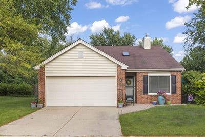 /international/us/2s111-waltham-court-warrenville-il-110109242013/