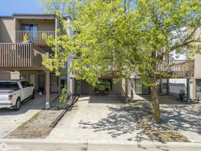 /international/us/2700-n-shore-dr-l-34-clear-lake-ia-110107441018/