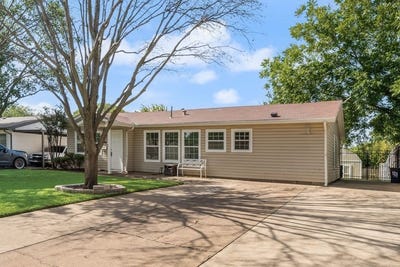 /international/us/121-dallas-drive-euless-tx-110109214094/