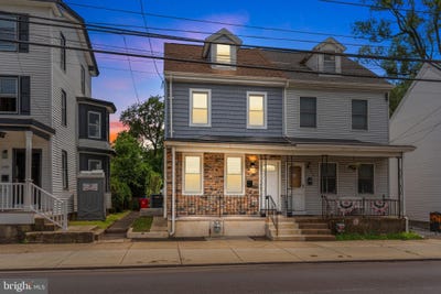 /international/us/446-pond-street-bristol-pa-110101068985/