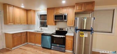 /international/us/720-main-street-plymouth-ct-110108124802/