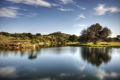 /international/us/dripping-springs-tx-110101215737/