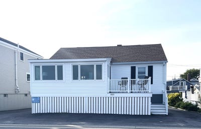 /international/us/885-ocean-boulevard-hampton-nh-110106813027/