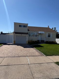 /international/us/15-barrington-street-westbury-ny-110107160882/