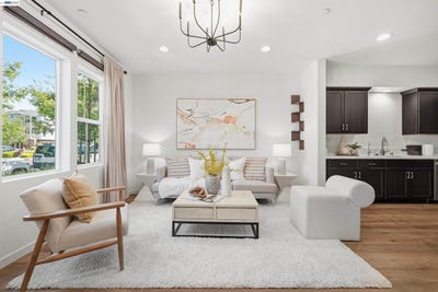 /international/us/8556-seawind-way-newark-ca-110108176287/