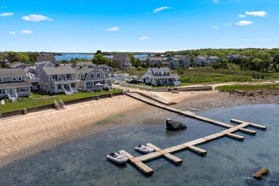 /international/us/24-richmond-road-pocasset-ma-110097288507/