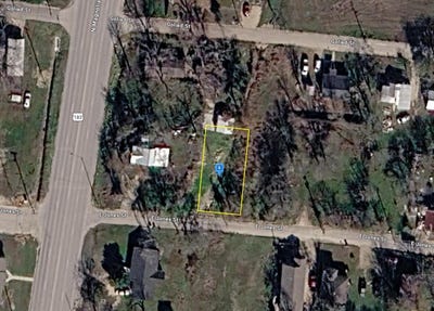 /international/us/703-e-jones-street-luling-tx-110107662122/