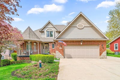 /international/us/549-beachview-drive-lake-holiday-il-110097504988/