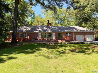 /international/us/1521-woodland-street-decatur-al-110107908365/