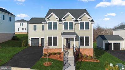 /international/us/2611-blue-ridge-avenue-marshall-va-110107357365/