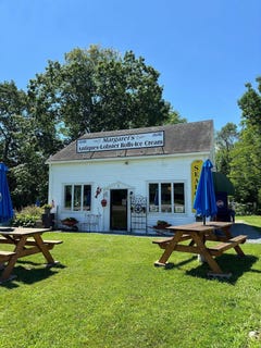 /international/us/1-oak-drive-northport-me-110099121683/