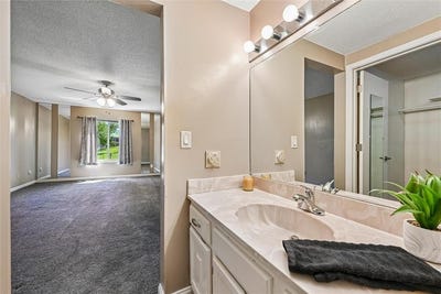 /international/us/190-cottage-grove-se-cedar-rapids-ia-110108073886/