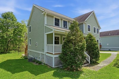 /international/us/1185-main-st-clinton-ma-110108024133/