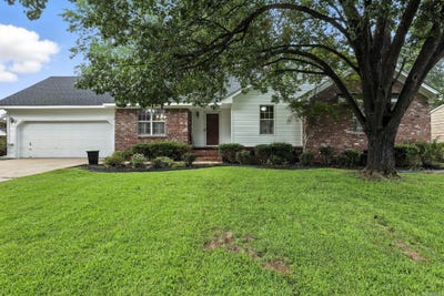 /international/us/902-foxwood-drive-jacksonville-ar-110100986951/