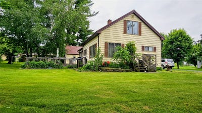 /international/us/176-2nd-st-hixton-wi-110108905900/
