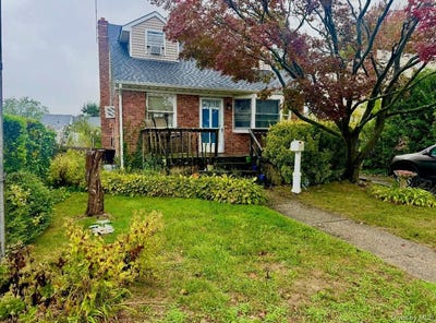 /international/us/2341-devon-street-east-meadow-ny-110102934944/