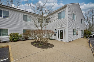 /international/us/24-stickney-terrace-hampton-nh-110107927720/