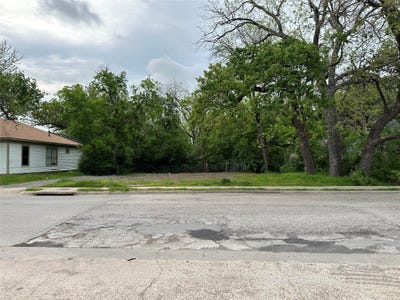/international/us/215-bernard-street-denton-tx-110091223634/
