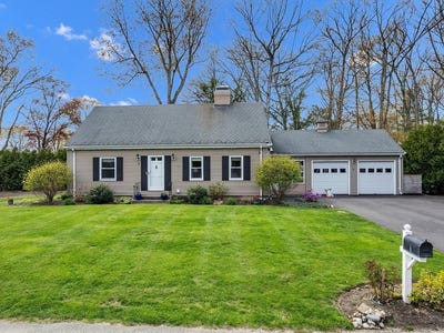 /international/us/8-hillside-rd-north-attleboro-ma-110107693654/