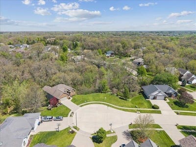 /international/us/1819-timber-hills-drive-coralville-ia-110107694348/