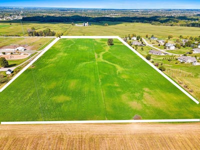 /international/us/dollar-road-green-bay-wi-110108347529/
