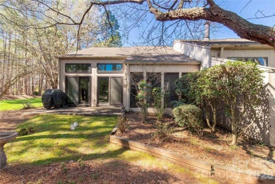 /international/us/141-greenridge-road-clover-sc-110106442286/