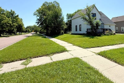 /international/us/926-6th-ave-brookings-sd-110100751310/