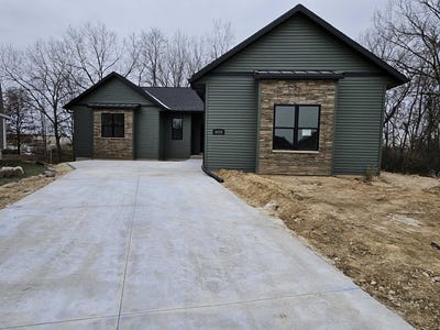 /international/us/2612-dorn-drive-portage-wi-110103679070/
