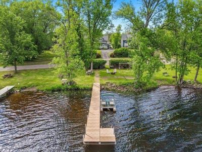 /international/us/156-lakeshore-drive-moose-lake-mn-110108682860/