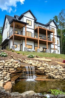 /international/us/74-jeranna-road-mills-river-nc-110106848131/