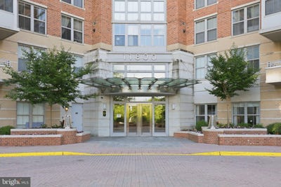 /international/us/11800-sunset-hills-road-reston-va-110108439248/