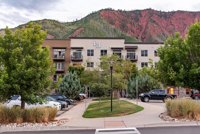 /international/us/253-wulfsohn-road-glenwood-springs-co-110099871959/